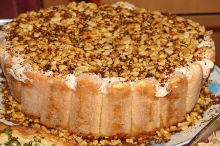 Desert de Craciun. Tort din piscoturi de sampanie cu migdale